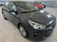 Usata Kia Rio 101 CV (74 kW) 2018 Grigio Berlina