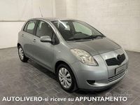 Usata Toyota Yaris Sol 69 CV (50 kW) 2006 Grigio Berlina