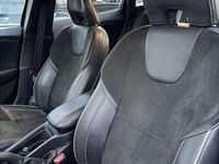 Usata Volvo V40 R-Design Kinetic 114 CV (83 kW) 2015 Nero Berlina