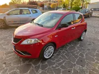 Usata Lancia Ypsilon Silver 69 CV (50 kW) 2017 Rosso Utilitaria