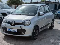 Usado Renault Twingo 69 HP (50 kW) 2022 Cinzento Citadino