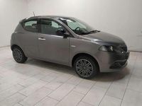 Usata Lancia Ypsilon Gold 70 CV (51 kW) 2021 Grigio pastello Utilitaria