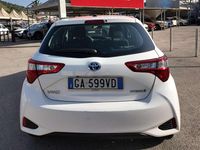 Usata Toyota Yaris Hybrid Business Edition 73 CV (53 kW) 2020 Bianco Berlina