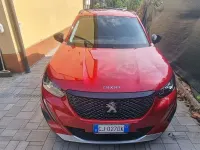 Usata Peugeot 2008 Allure 110 CV (80 kW) 2022 Rosso SUV