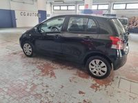 usata Toyota Yaris 1.0 5 porte Sol neo patentati