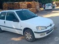 Usata Peugeot 106 57 CV (41 kW) 2001 Bianco Utilitaria