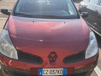 Gebraucht Renault Clio II 75 PS (55 kW) 2005 Rot Limousine