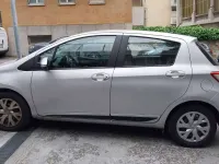 Usata Toyota Yaris Cool 69 CV (50 kW) 2018 Grigio Berlina