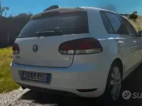 Usata VW Golf VI 105 CV (77 kW) 2011 Bianco Utilitaria