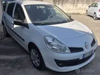 Usata Renault Clio II 68 CV (50 kW) 2008 Bianco Utilitaria
