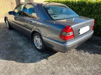 Usata Mercedes C220 Elegance 95 CV (69 kW) 1995 Marrone Berlina