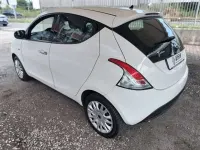 Usata Lancia Ypsilon Gold 69 CV (50 kW) 2014 Bianco Utilitaria