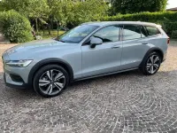 Usata Volvo V60 CC Core 197 CV (144 kW) 2023 Grigio Station wagon