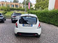 Usata Lancia Ypsilon Gold 69 CV (50 kW) 2021 Bianco Utilitaria