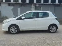 Usata Toyota Yaris Active 69 CV (50 kW) 2012 Bianco Utilitaria