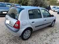 Usata Renault Clio II Dynamique 60 CV (44 kW) 2006 Argento Berlina