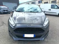 Usata Ford Fiesta ST-Line 75 CV (55 kW) 2017 Grigio Utilitaria