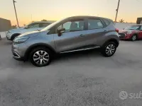 Usata Renault Captur Zen 90 CV (66 kW) 2016 Grigio SUV