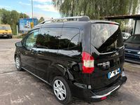 Usata Ford Tourneo Courier 74 CV (54 kW) 2019 Nero Monovolume