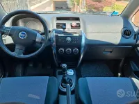 Usata Fiat Sedici 120 CV (88 kW) 2006 Marrone SUV