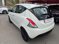 Usata Lancia Ypsilon Silver 69 CV (50 kW) 2022 Bianco Utilitaria
