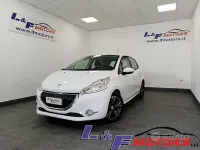 Usata Peugeot 208 Active 82 CV (60 kW) 2014 Bianco Utilitaria