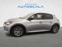 Usata Peugeot e-208 Allure 56 kW (77 CV) 2023 Grigio artense met. Utilitaria