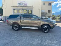 Usata Toyota HiLux Executive 150 CV (110 kW) 2024 Marrone Pick-up