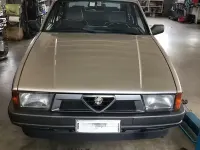 Usata Alfa Romeo 75 110 CV (80 kW) 1990 Grigio Berlina