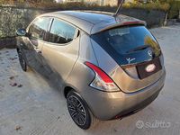Usata Lancia Ypsilon Gold 70 CV (51 kW) 2023 Grigio Utilitaria