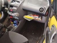 Usata Peugeot 107 Access 68 CV (50 kW) 2009 Giallo Utilitaria