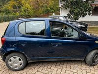 Usata Toyota Yaris 65 CV (47 kW) 2004 Blu Berlina