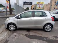 Usata Toyota Yaris 90 CV (66 kW) 2006 Grigio Utilitaria