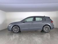 Usata VW Golf VIII Life 131 CV (96 kW) 2023 Dolphin grey metallizzato Berlina