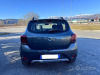 Usata Dacia Sandero 90 CV (66 kW) 2017 Grigio Berlina