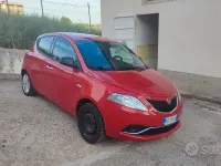 Usata Lancia Ypsilon 69 CV (50 kW) 2017 Bianco Utilitaria