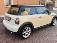 Usata Mini Cooper D 109 CV (80 kW) 2007 Beige Utilitaria