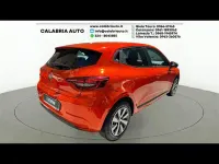 Usata Renault Clio Equilibre 100 CV (73 kW) 2023 Arancione Utilitaria