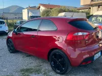 Käytetty Kia Rio 85 HP (62 kW) 2012 Punainen Sedan