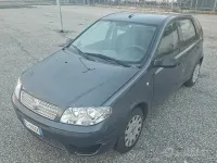 Usata Fiat Punto Active 60 CV (44 kW) 2011 Grigio Utilitaria