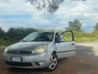 Usata Ford Fiesta 68 CV (50 kW) 2005 Grigio Utilitaria