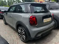 Usado Mini Cooper Essential 136 HP (100 kW) 2022 Cinzento Citadino