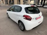 Usata Peugeot 208 75 CV (55 kW) 2017 Bianco Utilitaria