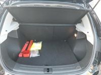 Usata MG ZS 106 CV (77 kW) 2023 Nero Berlina