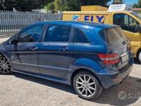 Usata Mercedes B200 140 CV (102 kW) 2006 Blu Monovolume