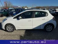 Usata Peugeot 208 Active 68 CV (50 kW) 2013 Bianco Utilitaria