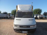 Usata Iveco 35.12 120 CV (88 kW) 2004 Bianco Furgone