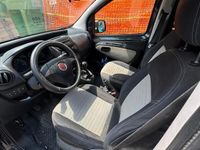 Usata Fiat Qubo Trekking 75 CV (55 kW) 2015 Blu Monovolume