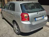 Usata Toyota Corolla 90 CV (66 kW) 2004 Argento Berlina