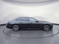 Usata BMW 740 M Sport 286 CV (210 kW) 2025 Saphirschwarz metallic Berlina